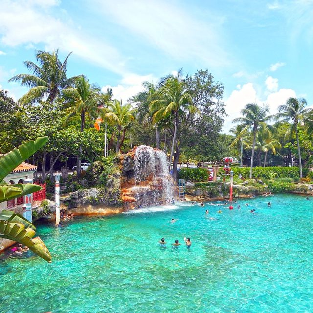 Disfrutar de una piscina veneciana [Venetian Pool]