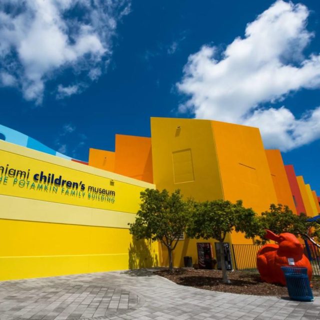 Diversión con los niños y niñas en el [Miami Children’s Museum]